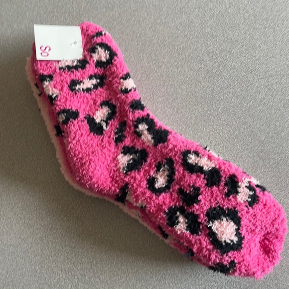 🍄 Two Pair Fuzzy socks - Picture 2 of 3